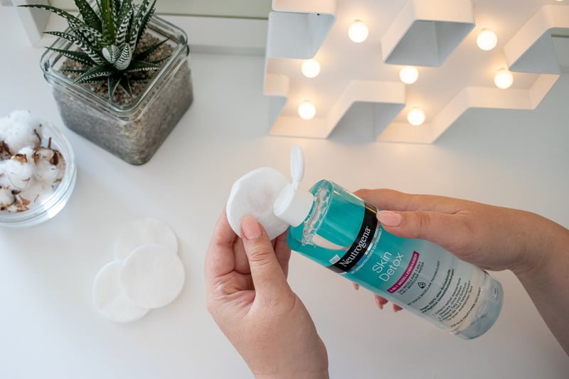 میسلار واتر سم زدای نوتروژینا 2 میسلار واتر سم زدای نوتروژینا