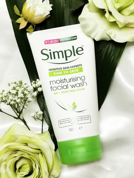 ژل شستشوی پوست خشک و حساس سیمپل 2 ژل شستشوی پوست خشک و حساس سیمپل