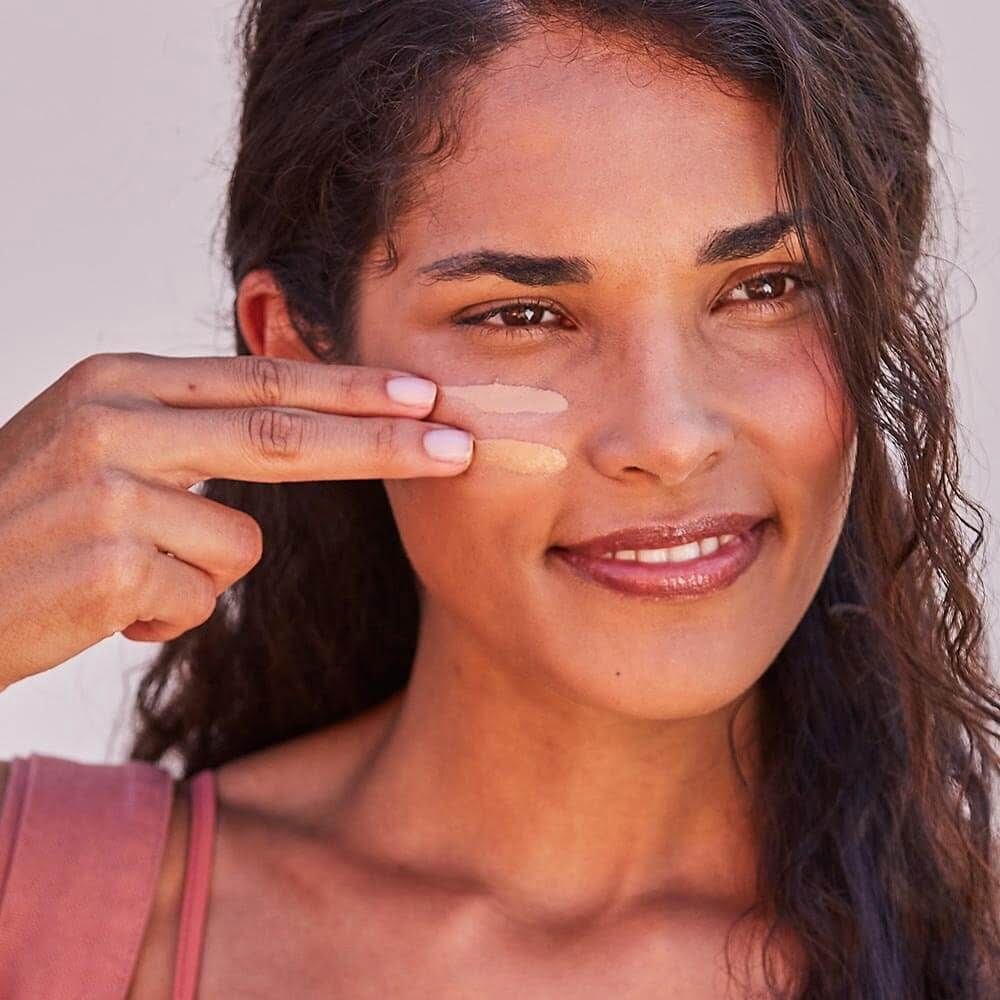 ضد آفتاب رنگی اکتیو یونیفای ایزدین SPF50 3 ضد آفتاب رنگی اکتیو یونیفای ایزدین SPF50 - Image 3