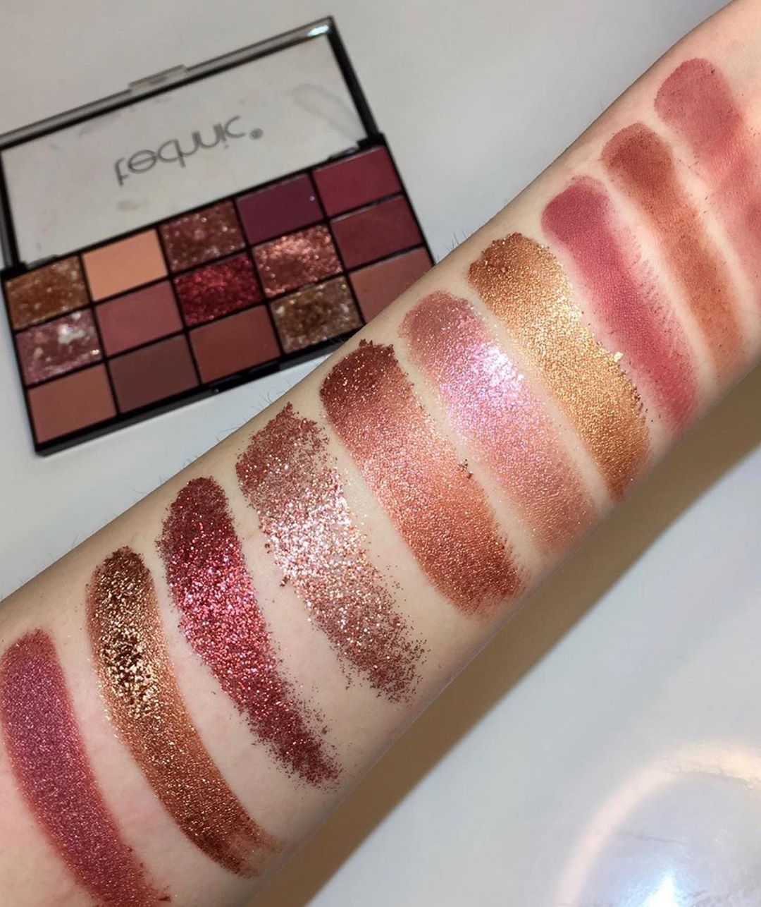 پالت سایه چشم 15 رنگ تکنیک مدل Invite Only 5 پالت سایه چشم 15 رنگ تکنیک مدل Invite Only - Image 5