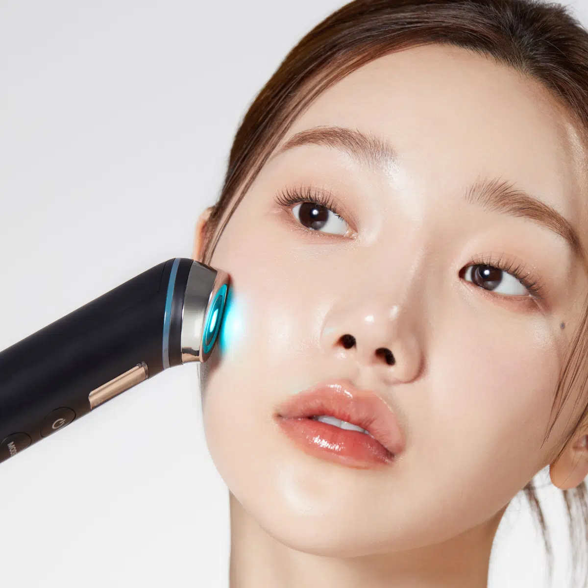 دستگاه جوانساز بوستر پرو مدی کیوب Medicube AGE-R Booster Pro 5 دستگاه جوانساز بوستر پرو مدی کیوب Medicube AGE-R Booster Pro - Image 5