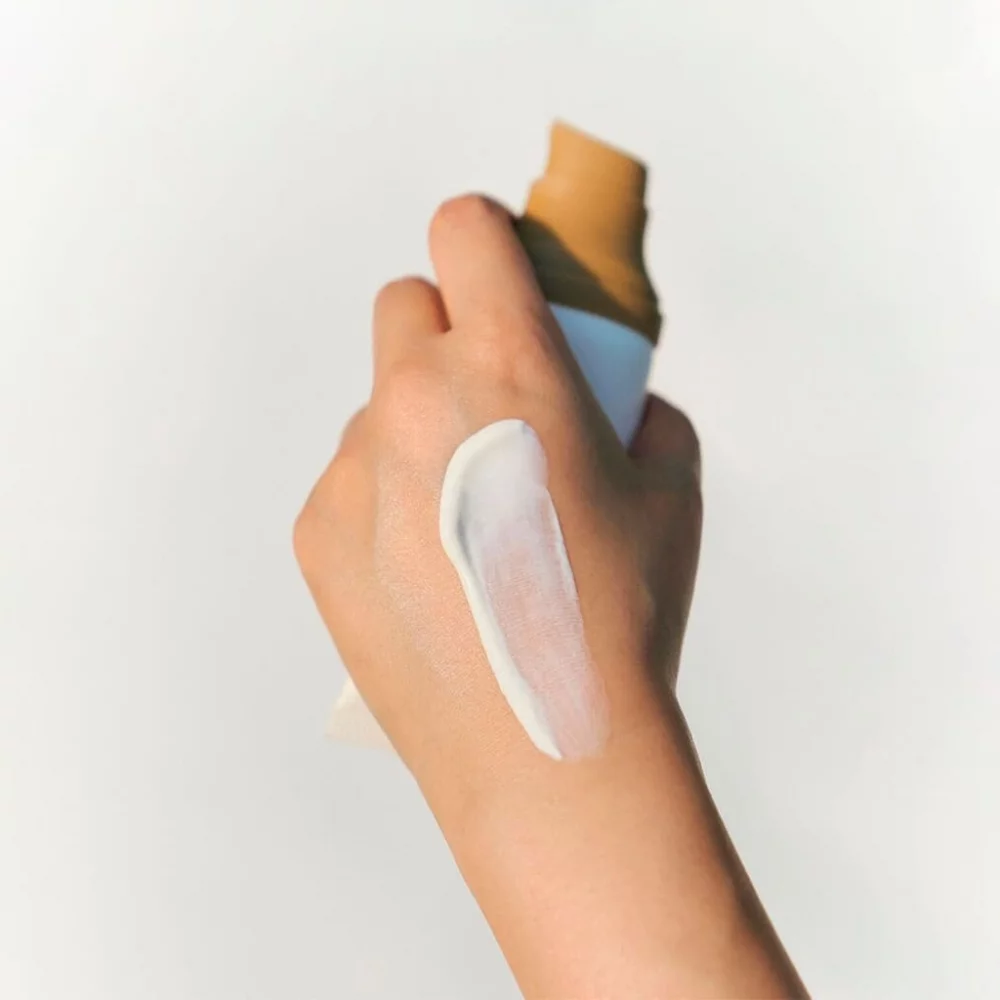 کدام کرم ضد آفتاب سنتلا؟ معرفی 7 محصول فوق العاده 11 c58ec16f893eb47f02dd361f8f4e6d50 skin1004 madagascar centella air fit suncream light spf30 pa 50ml